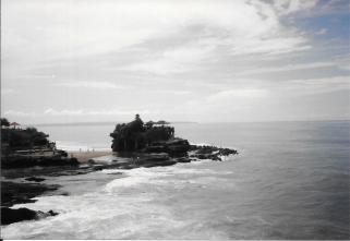 910104 tanah lot