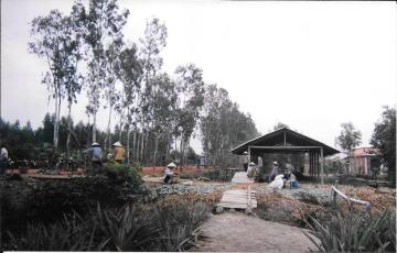 20011215 Honey farm Vietnam Dec 2001