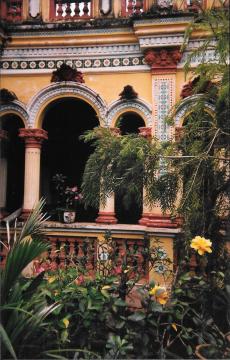 20011215 Temple courtyard Vietnam Dec 2001