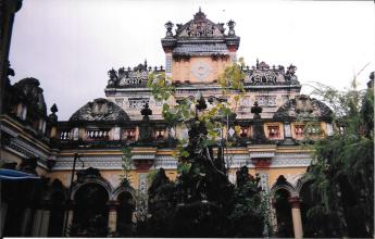 20011215 Temple Vietnam Dec 2001