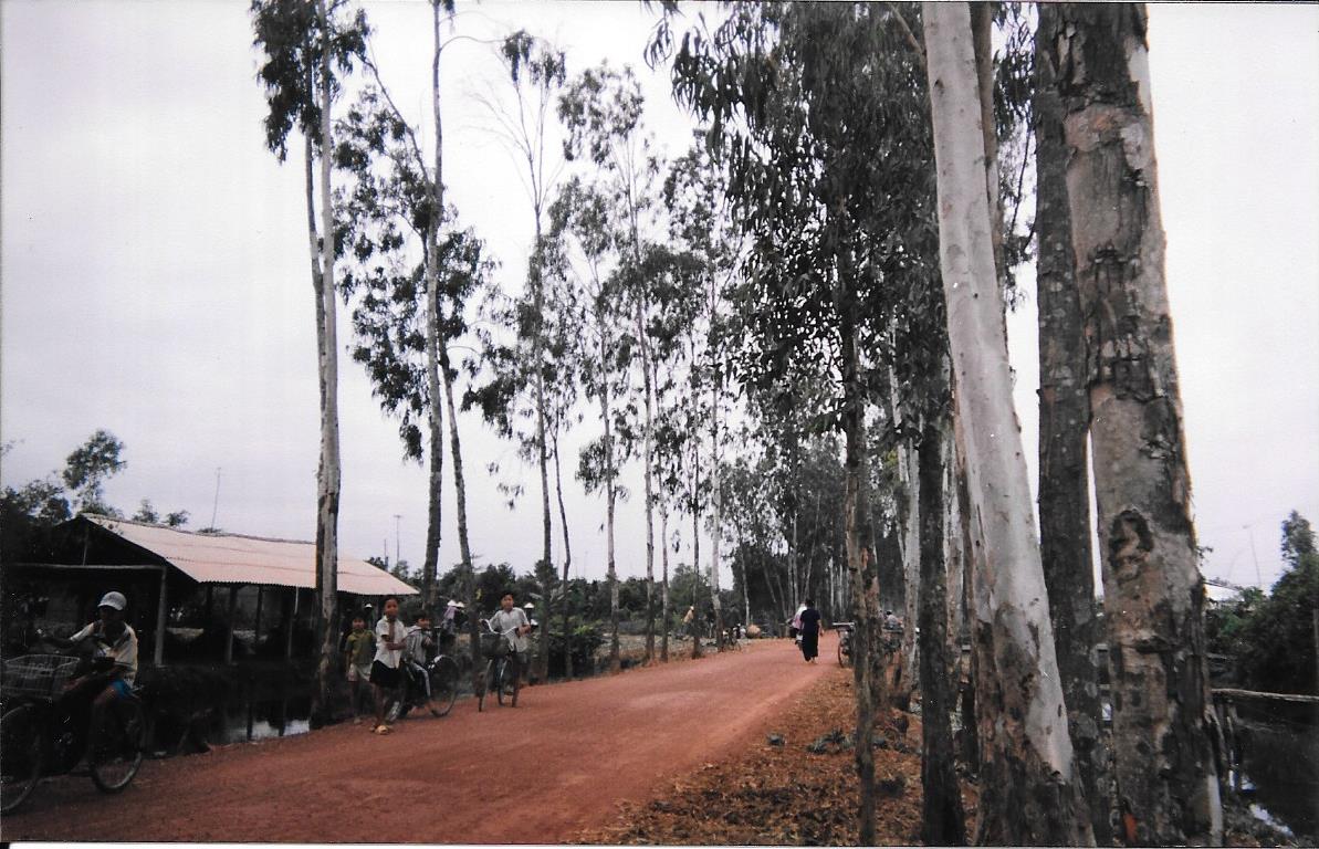 20011218 On the road to Chu Chi Vietnam Dec 2001